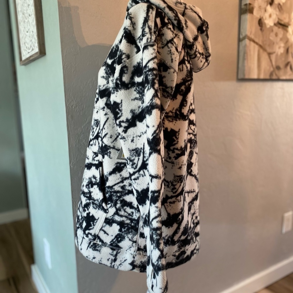 Zella cozy up fleece size Medium - Picture 9 of 9